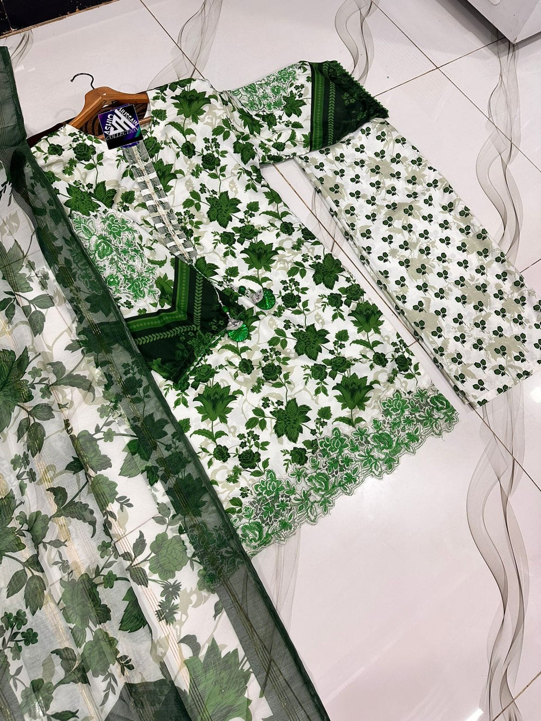 Emerald Bloom – 3pc Premium Printed Lawn Suit